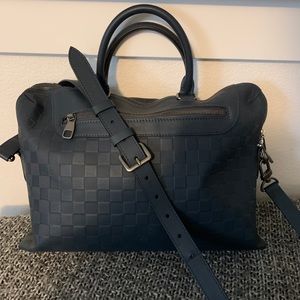 Louis Vuitton navy blue bag 💙